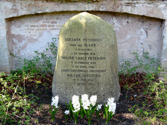 Holger Petersens gravsted som befinder sig på Assistens Kirkegården Nørrebro i København.